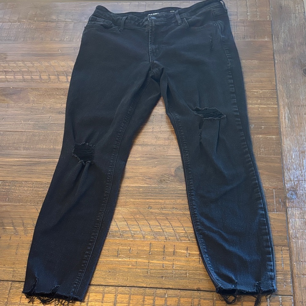 Old Navy Women's Black Distressed Skinny Jeans